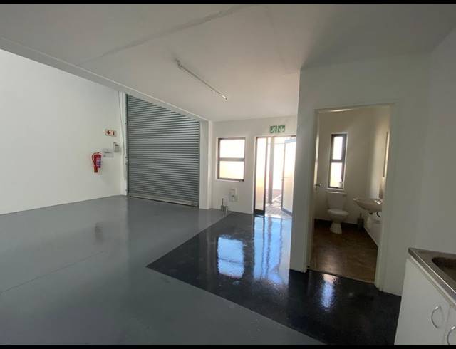 147M² WAREHOUSE FOR SALE IN BARBEQUE DOWNS